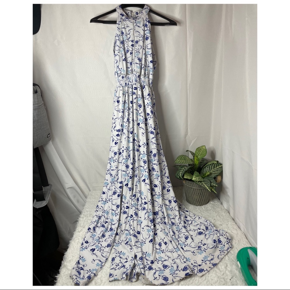 Poof- NY beautiful, sleeveless, maxi dress.